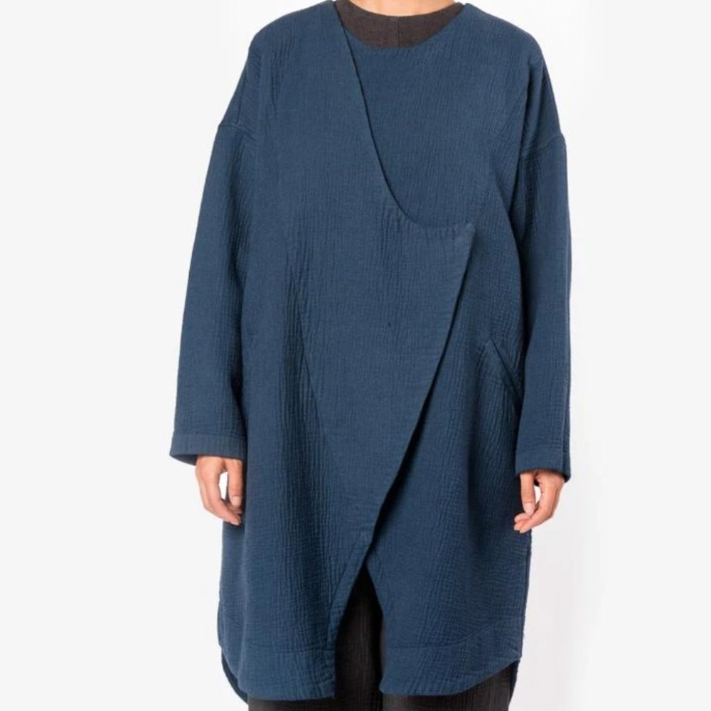 Black Crane Dual Canvas Coat in Midnight